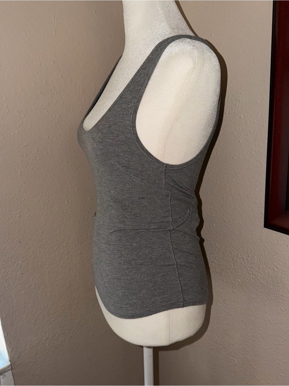 Skims Ribbed Tank Top - Picture 2 of 4